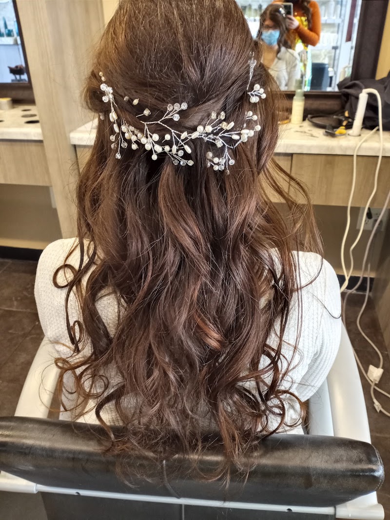 Salon Aura, hair salon in Wausau, WI, photo 4 of 4